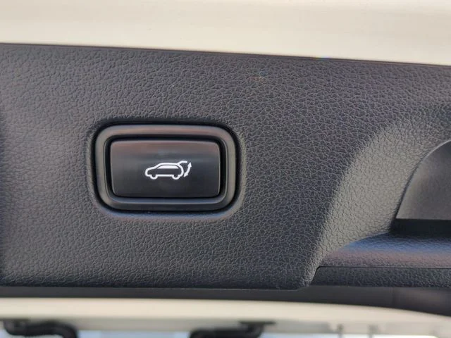 Used 2021 White Hyundai SEL image 29