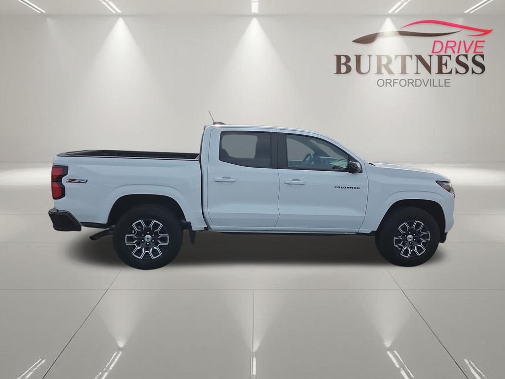 Used 2024 White Chevrolet Z71 image 9