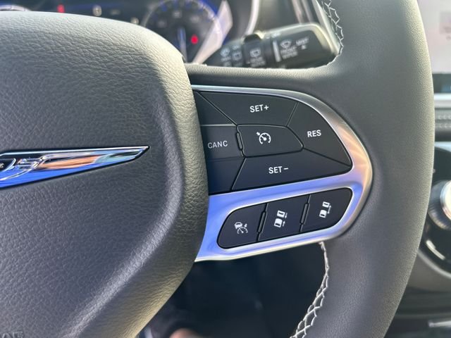 2026 Chrysler Pacifica Select - Photo 14