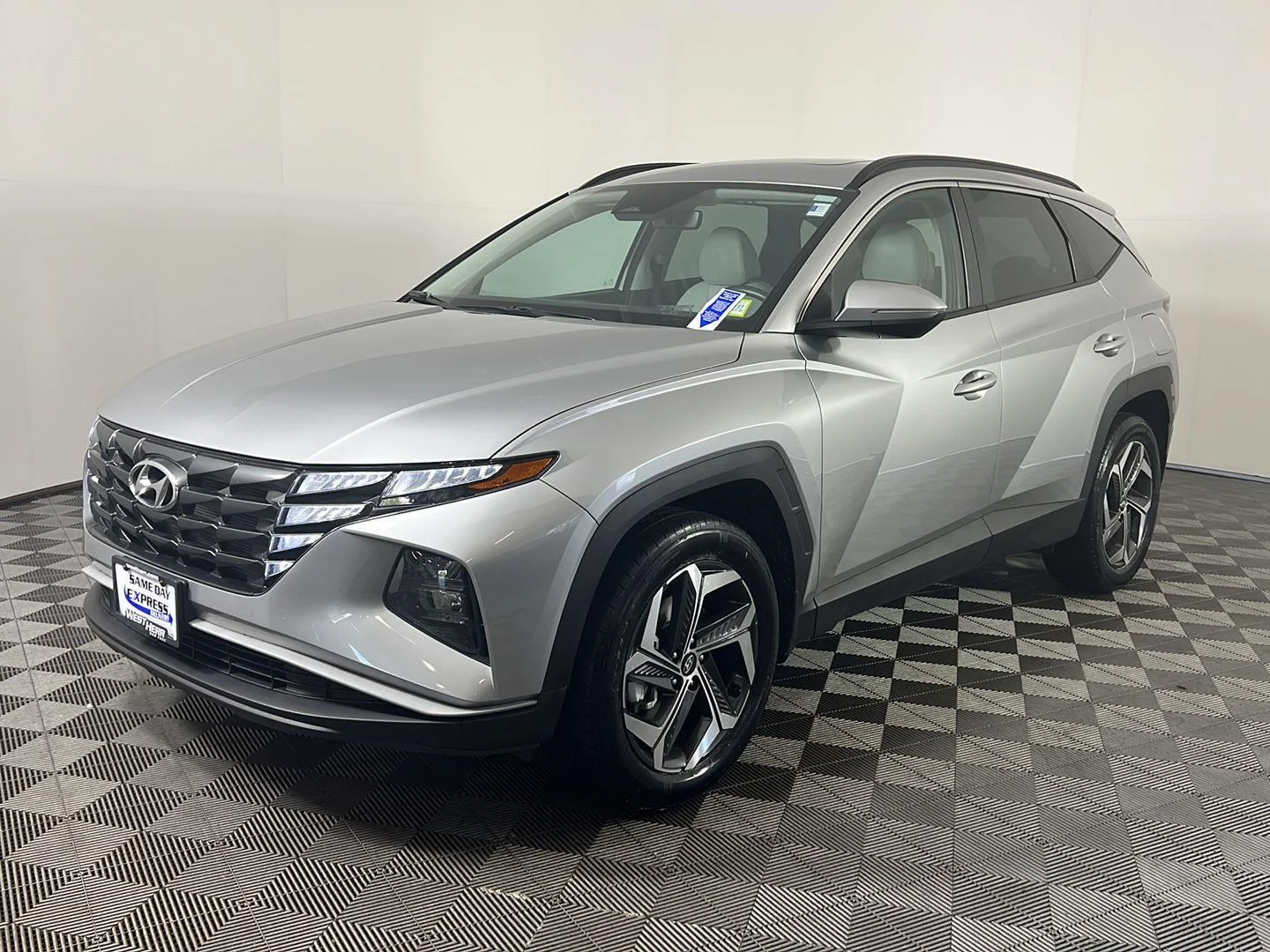 Used 2023 Shimmering Silver Hyundai SEL image 7