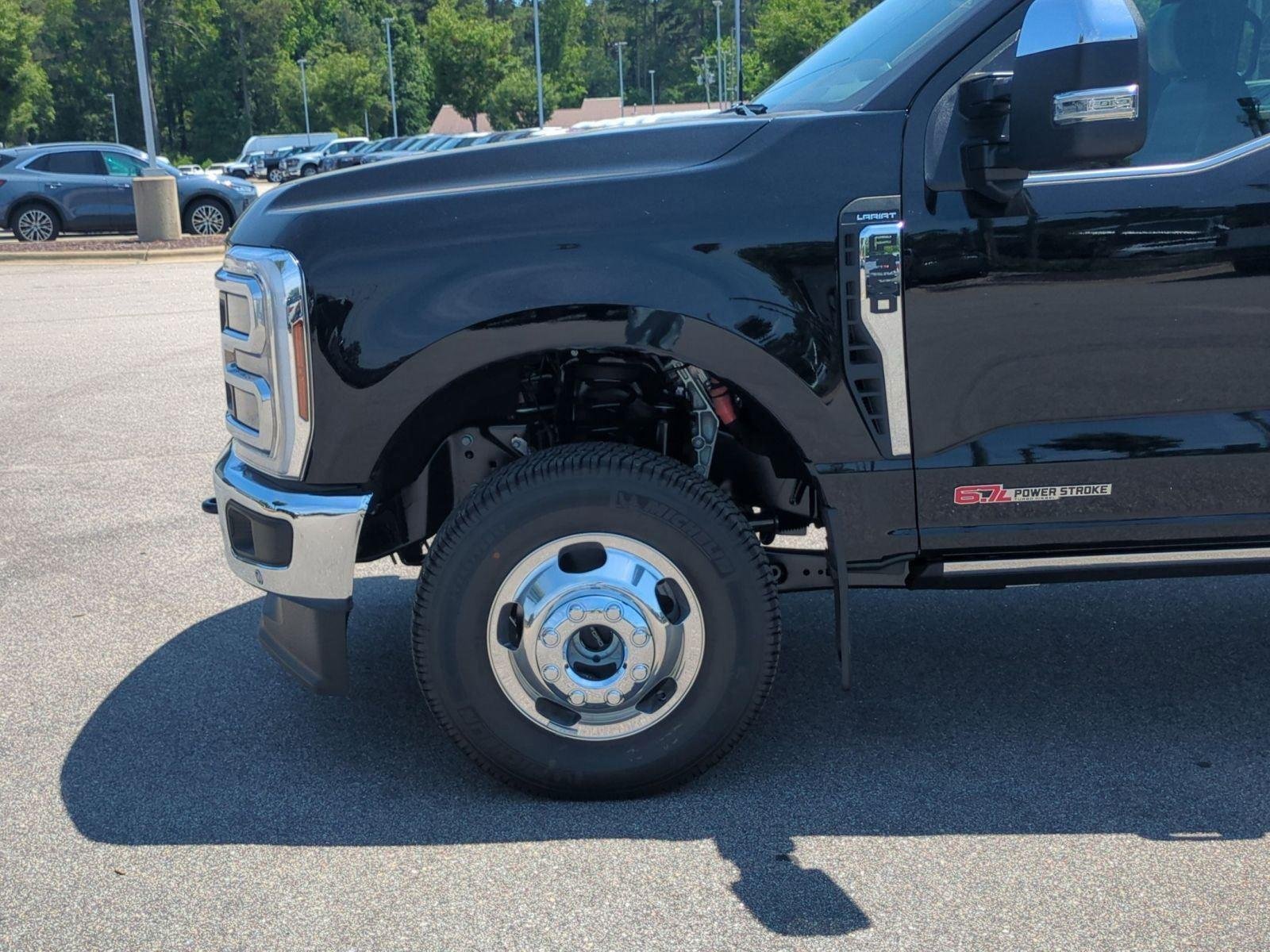 New 2026 Agate Black Metallic Ford F-350® Lariat® image 10