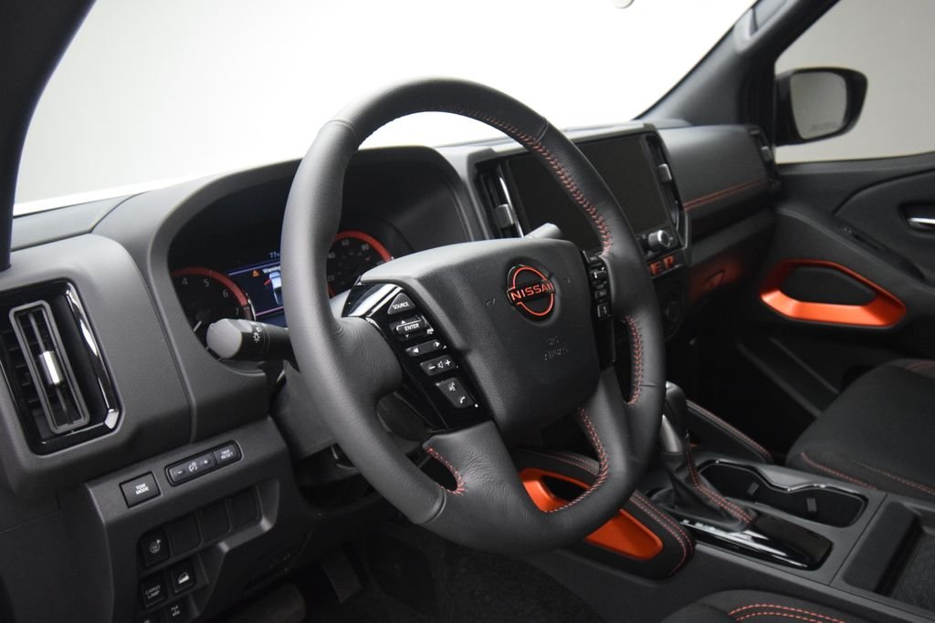 Used 2025 White Nissan PRO-4X image 11