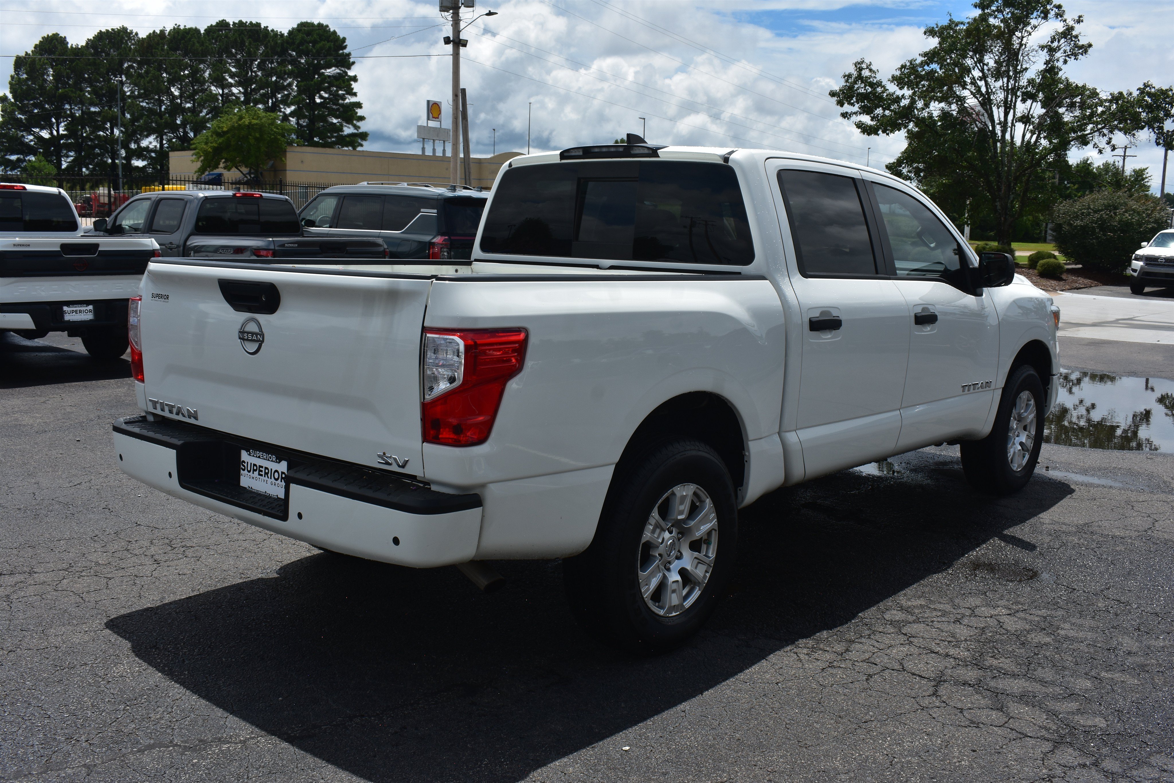 Used 2023 Glacier White Nissan SV image 5