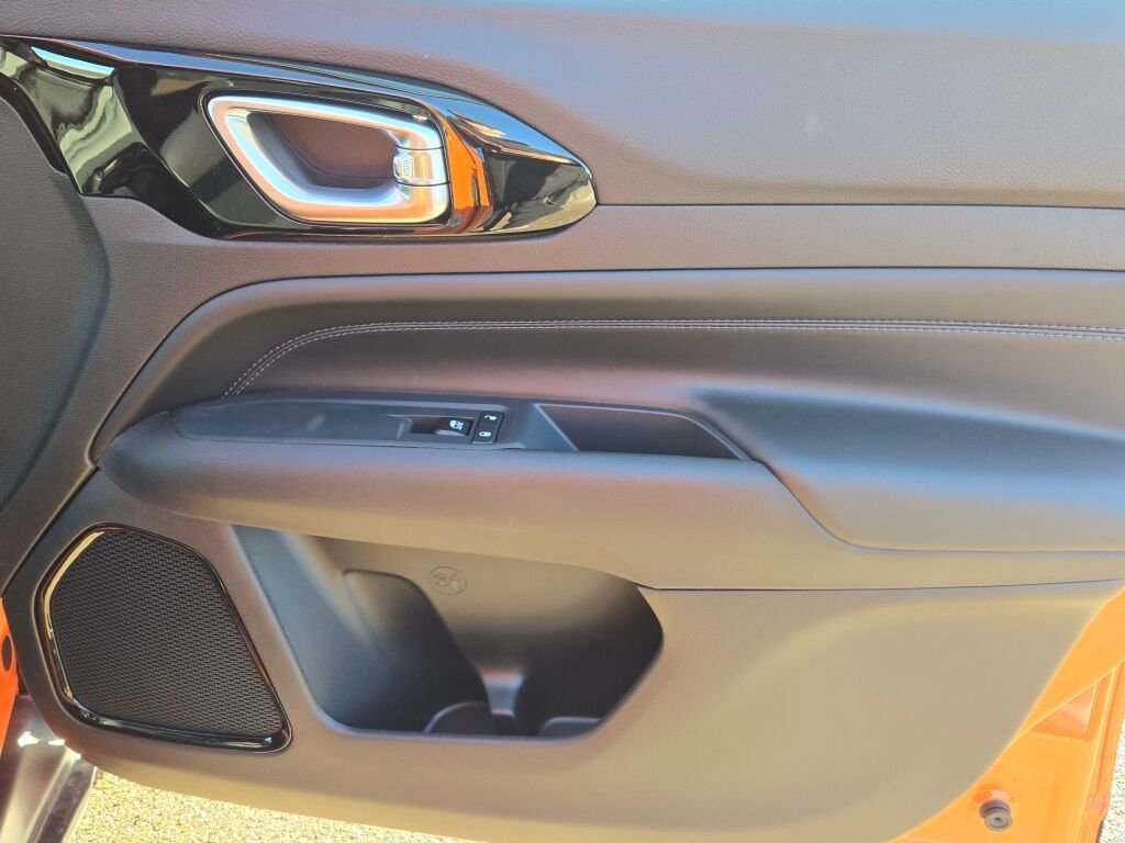 New 2026 Joose Exterior Paint Jeep Latitude image 5