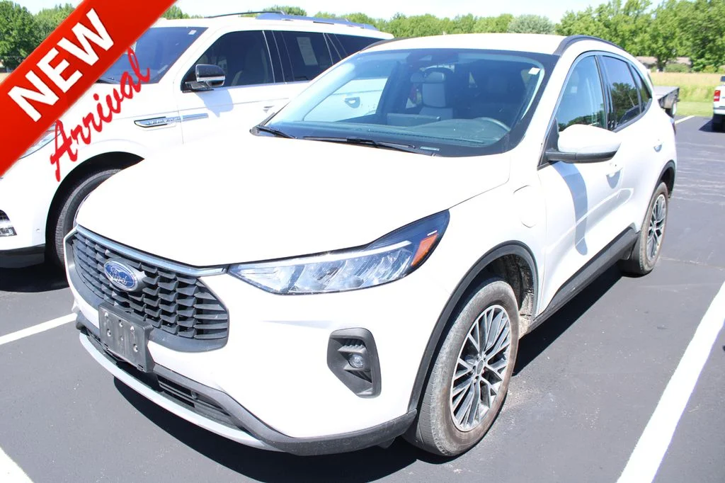 Used 2024 Star White Ford Base image 1