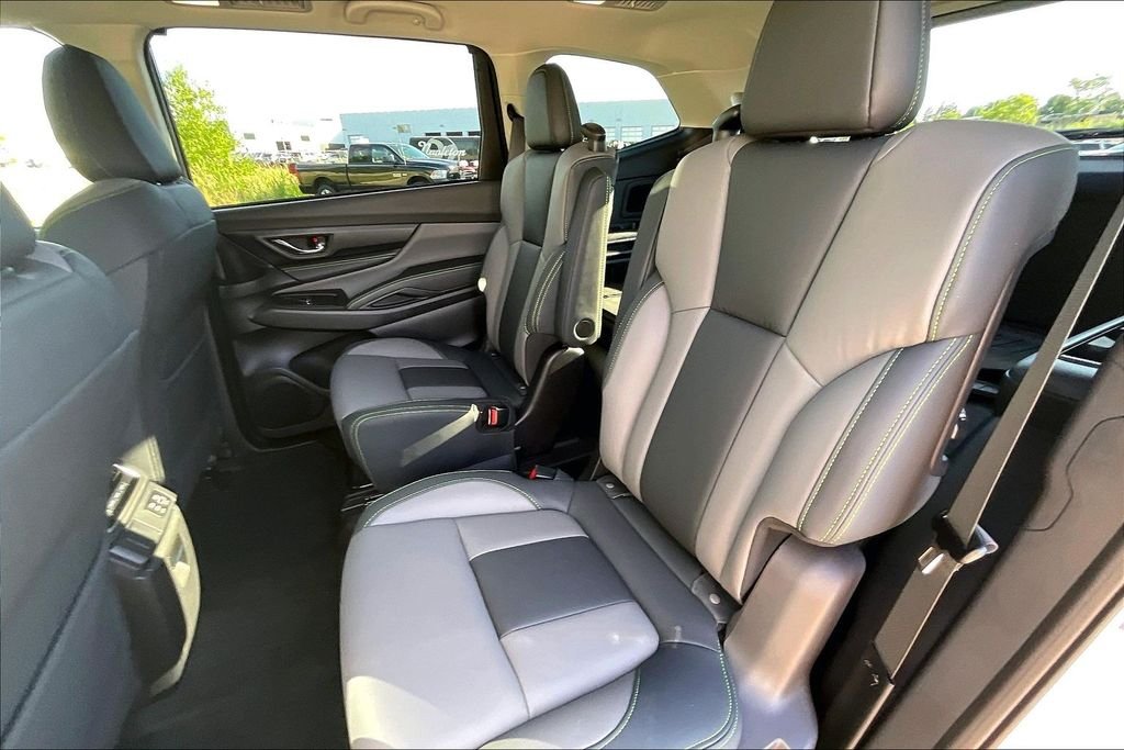 Used 2025 White Subaru Onyx Edition image 26