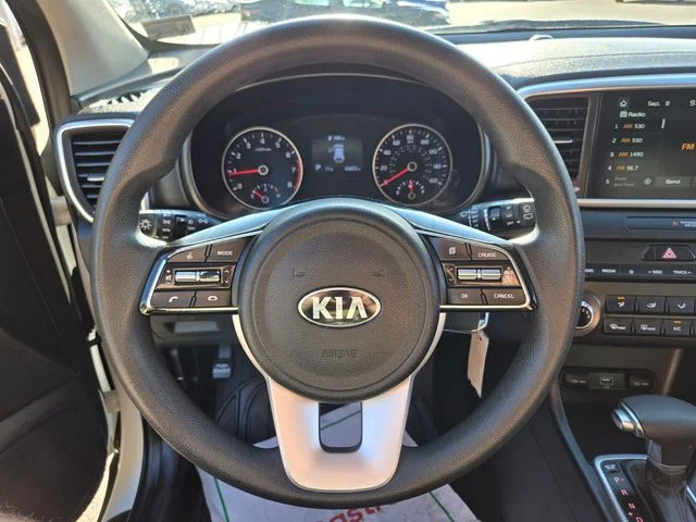 Used 2022 White Kia LX image 32