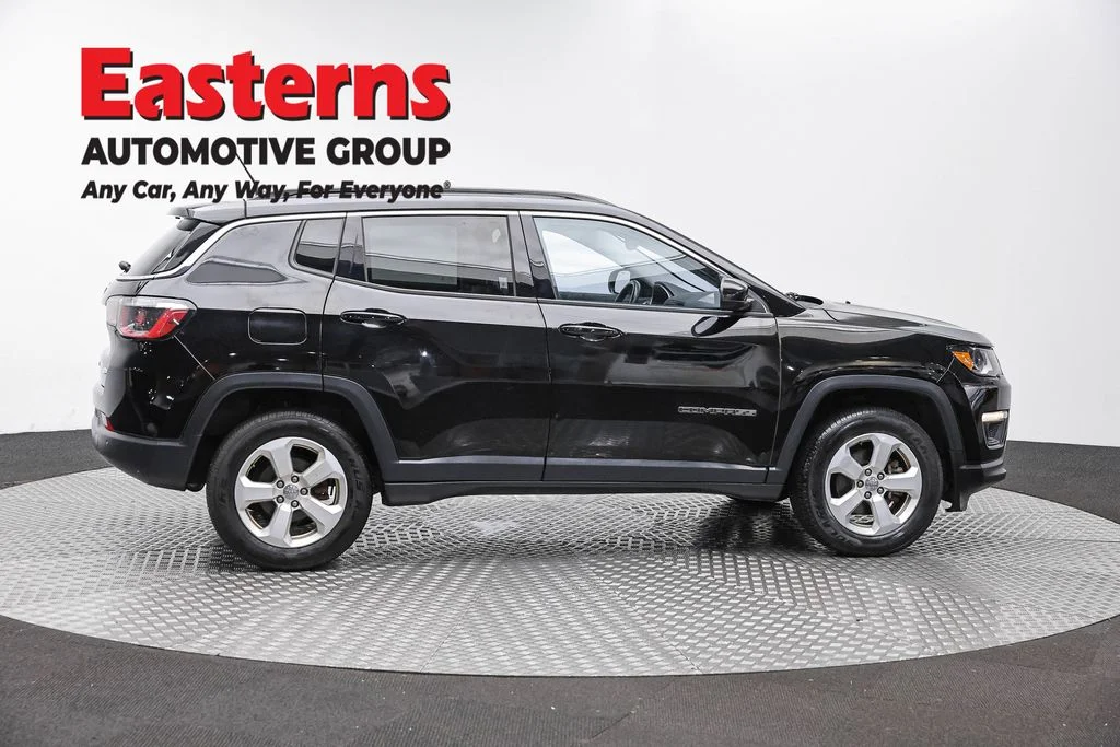 Used 2018 Black Jeep Latitude image 4