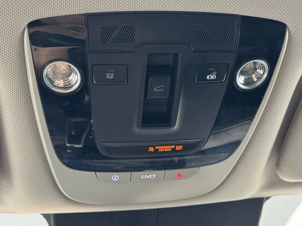 Used 2022  Kia X-Line S image 31