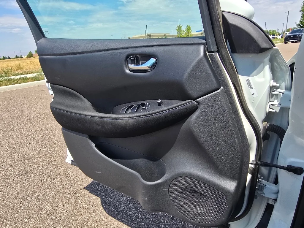 Used 2023 Glacier White Nissan S image 16