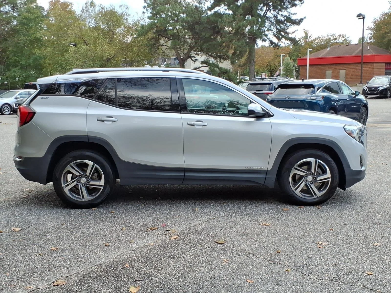 Used 2019 Quicksilver Metallic GMC SLT image 6