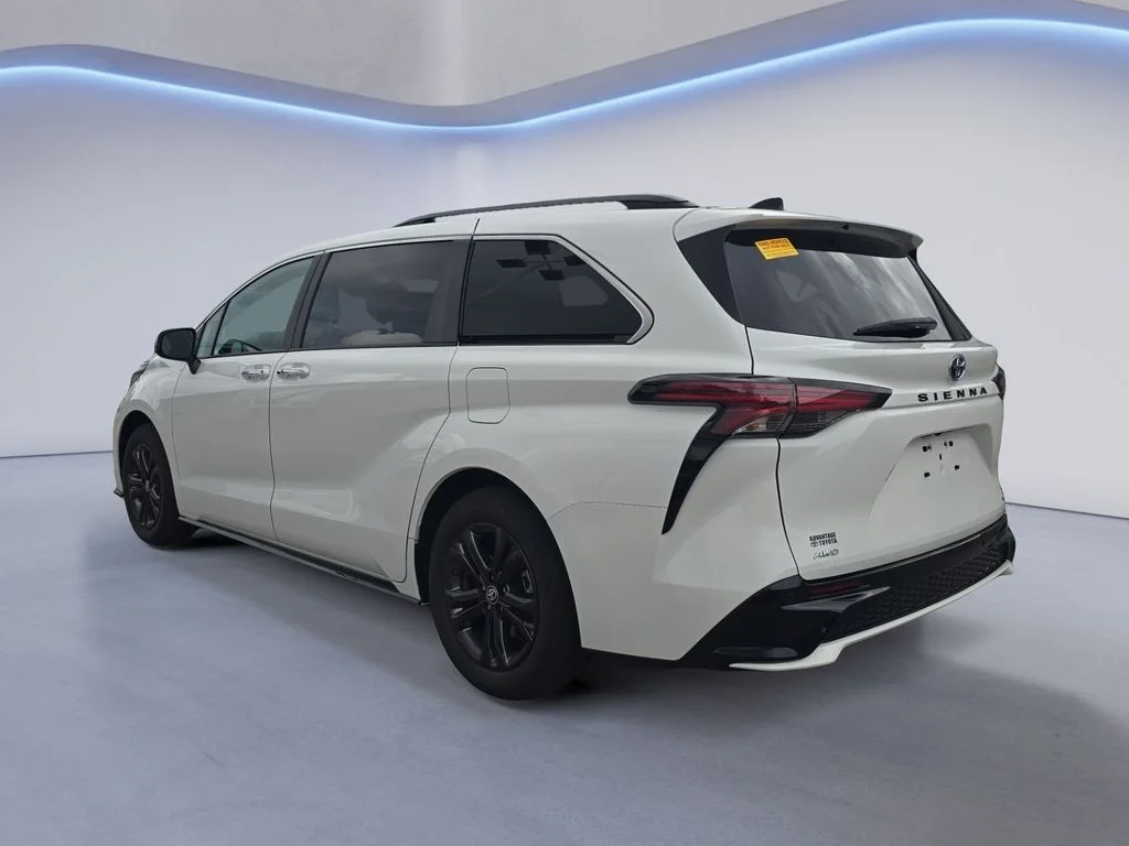 Used 2024 Ice Cap Toyota XSE image 4