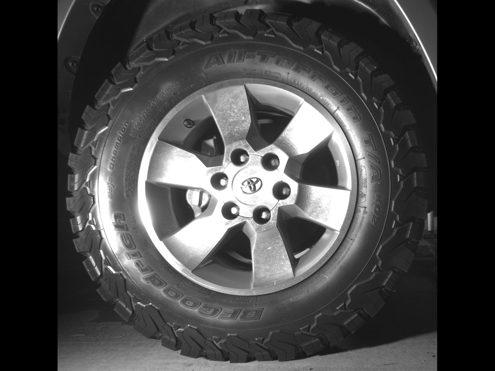 Used 2013 Classic Silver Metallic Toyota SR5 image 10