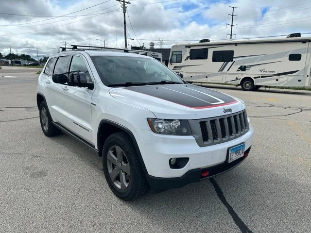 Used 2013 Bright White Jeep Laredo image 5