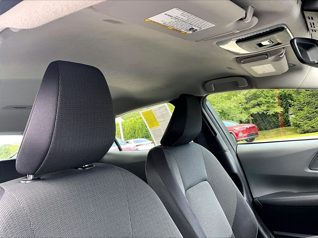 Used 2023  Toyota LE image 22