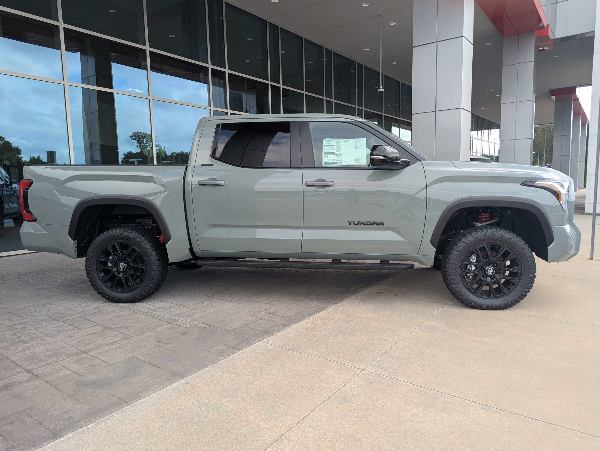 2026 Toyota Tundra Limited - Photo 10