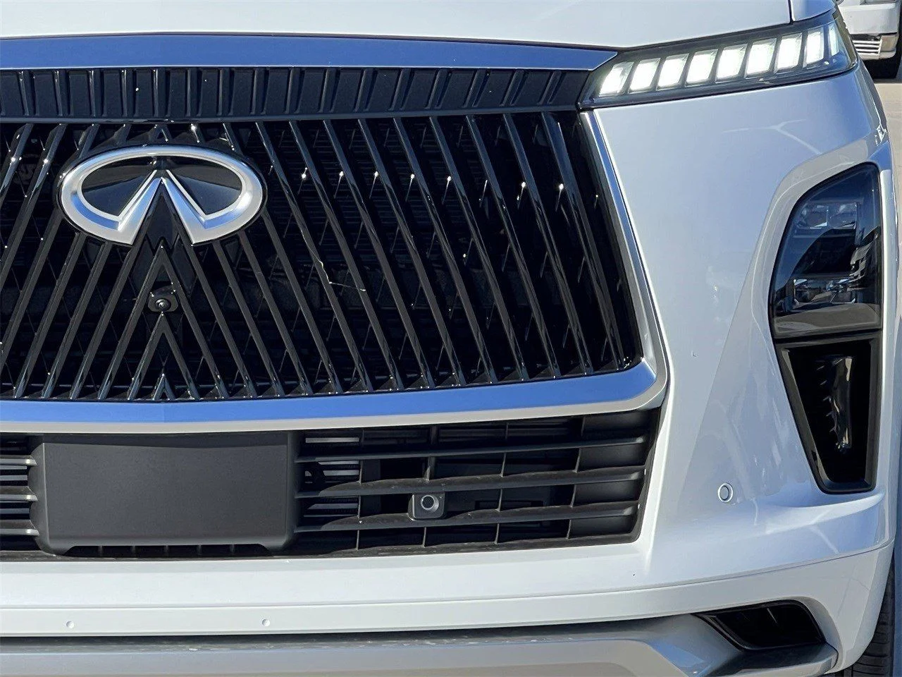 2026 INFINITI QX80 Luxe - Photo 8
