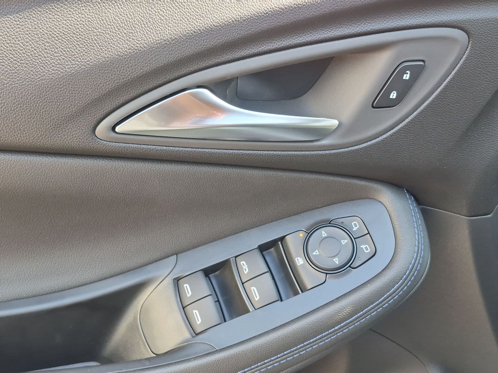 2026 Buick Encore GX Sport Touring - Photo 22