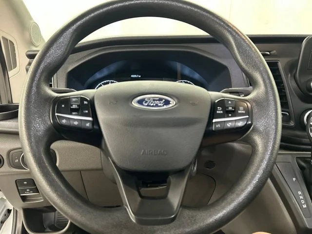 Used 2024  Ford Base image 6