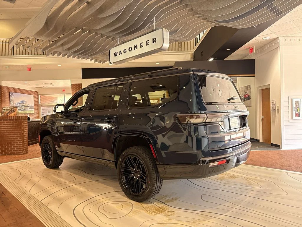 New 2026 Fathom Blue Pearl-Coat Exterior Paint (Late Availability) Jeep Limited Reserve image 7