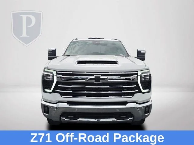 Used 2025 White Chevrolet LTZ image 12