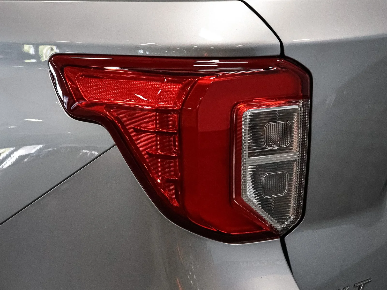 Certified Used 2024 Iconic Silver Metallic Ford XLT image 15