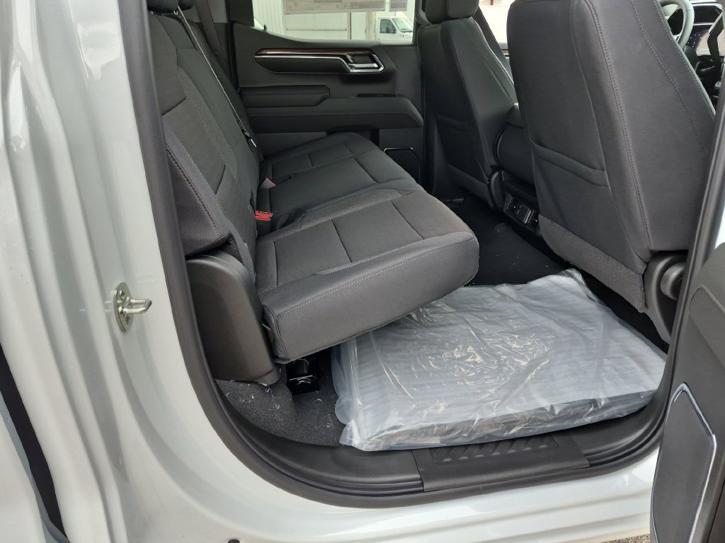 New 2026 Summit White Chevrolet LT (2FL) image 25