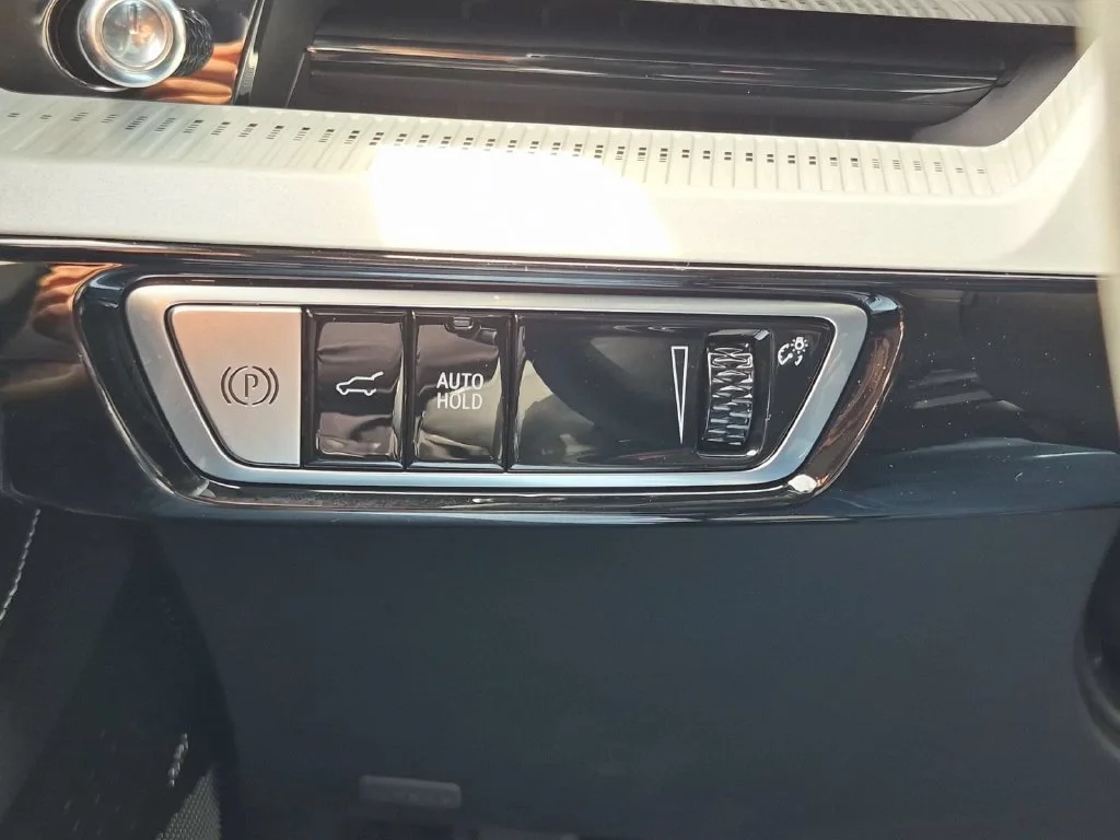 2027 Cadillac OPTIQ Luxury - Photo 16