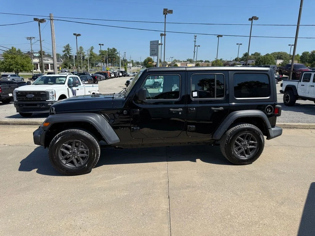 Used 2024 Black Jeep Sport S image 9
