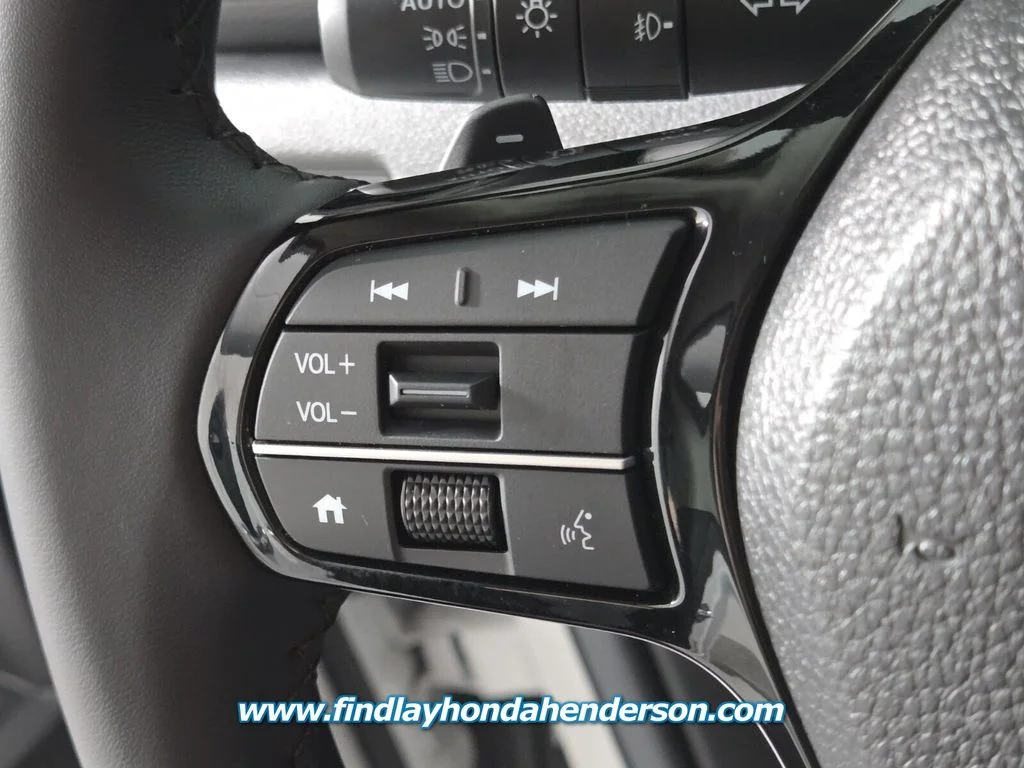 Certified Used 2025 Platinum White Pearl Honda EX-L image 27