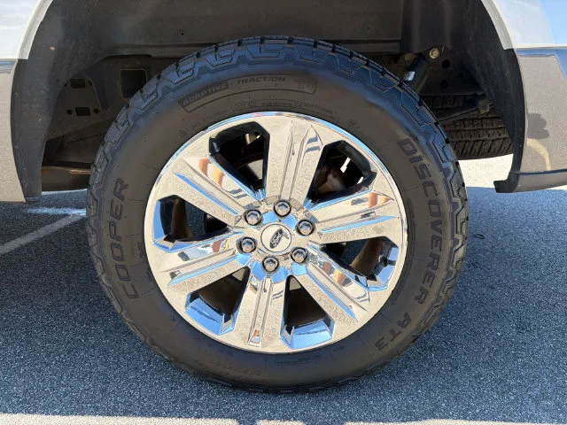 Used 2018 Silver Ford XLT image 19