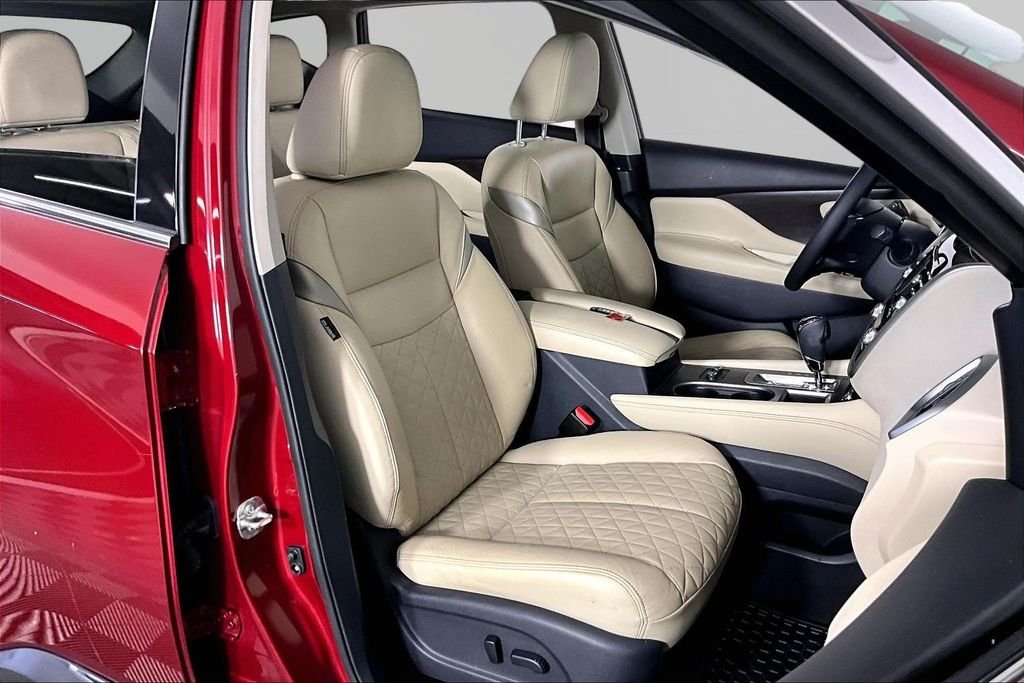 Used 2022 Red Nissan Platinum image 28