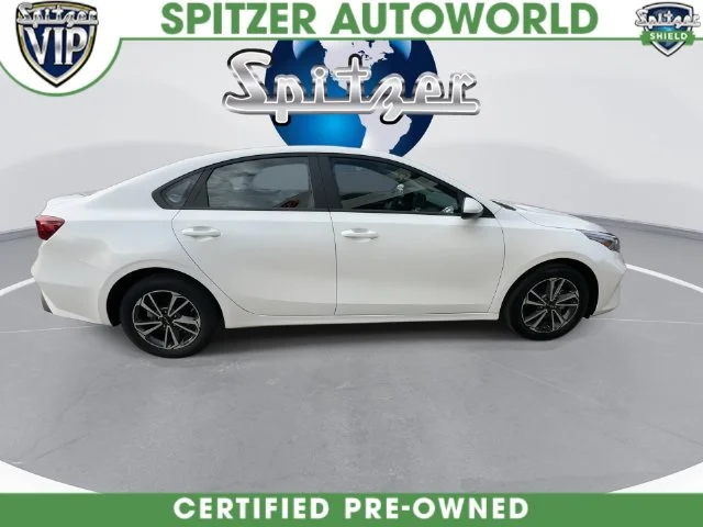 Used 2024 White Kia LXS image 16
