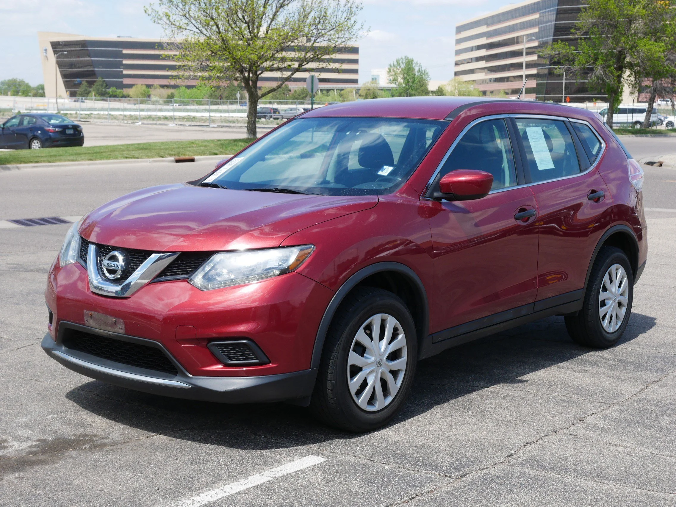 Used 2016 Nissan Rogue S with VIN 5N1AT2MVXGC822872 for sale in Bloomington, MN