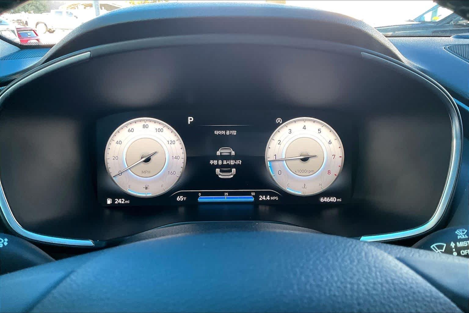 Used 2022 Quartz White Hyundai Limited image 26