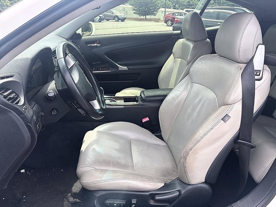Used 2013 Starfire Pearl Lexus 250 C image 13