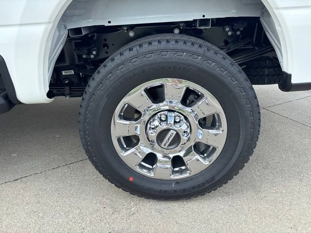 New 2026 Star White Metallic Tri-Coat Ford F-350® Lariat® image 10