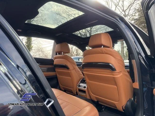 2022 BMW 7 Series 750i - Photo 19