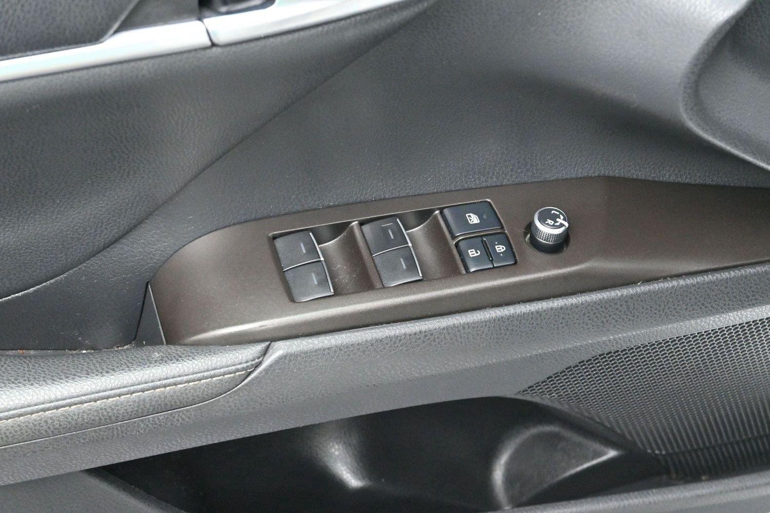 Used 2022 Wind Chill Pearl Toyota XSE image 11