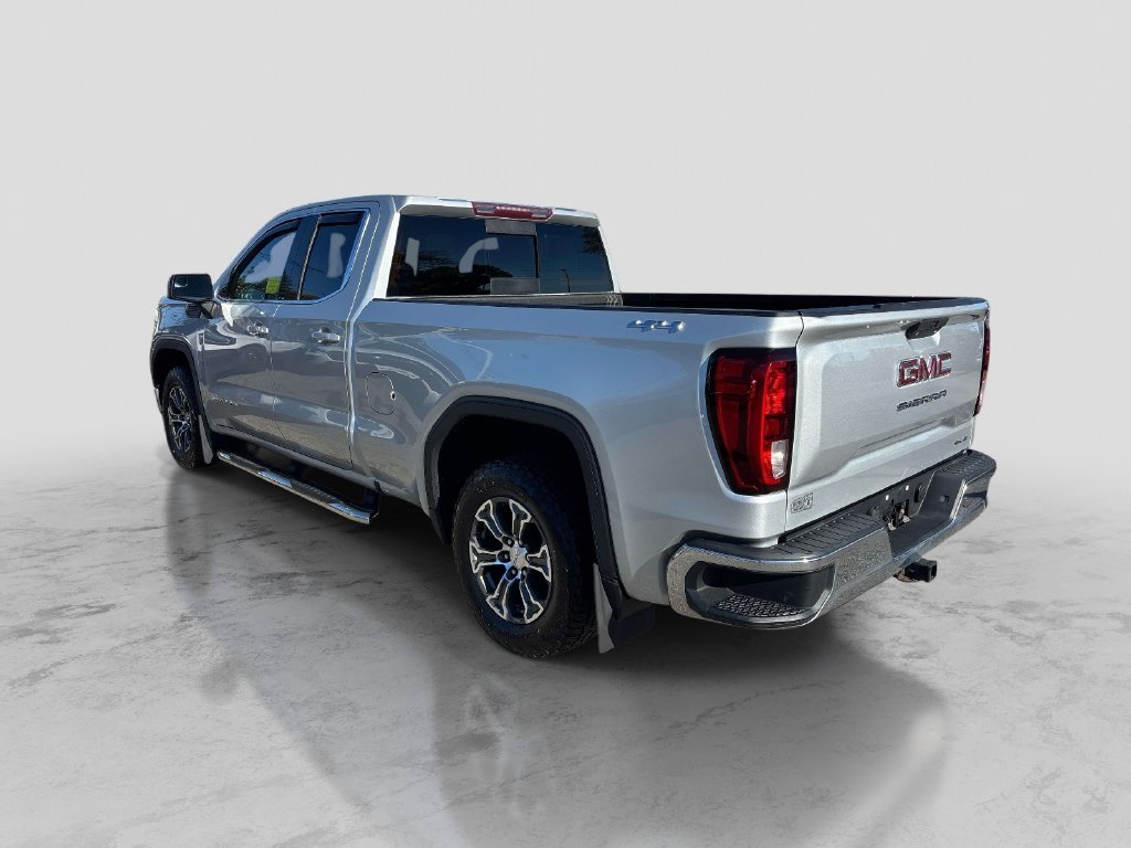 Used 2019 Silver GMC SLE image 3