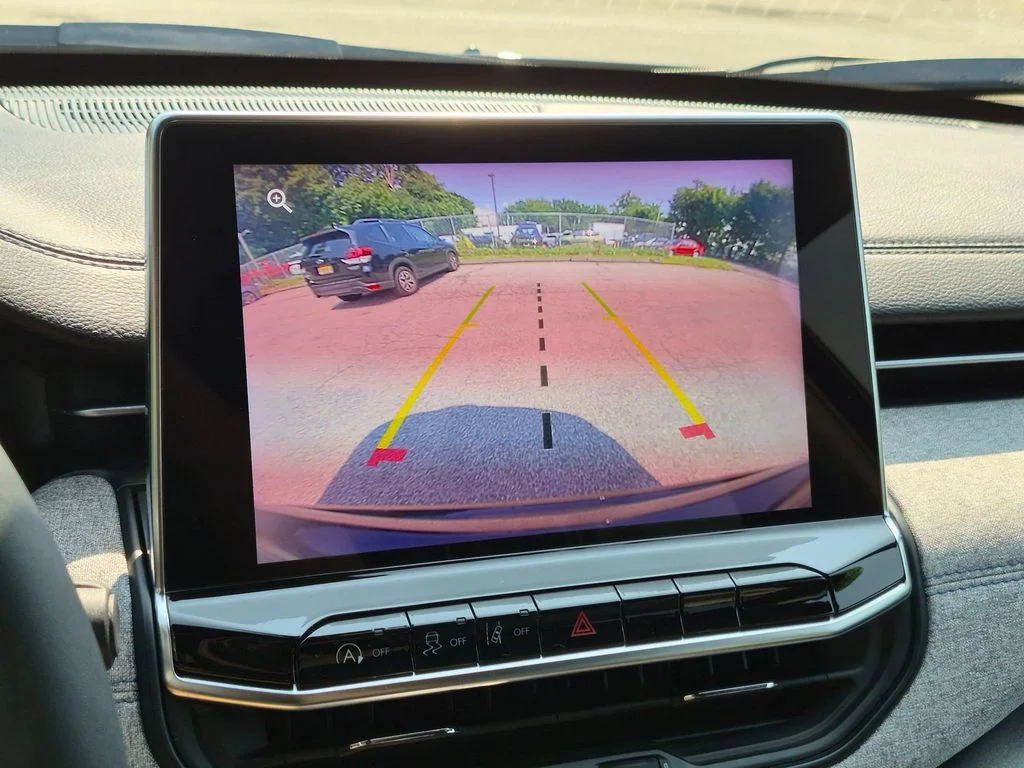 Used 2024 Black Jeep Latitude image 19