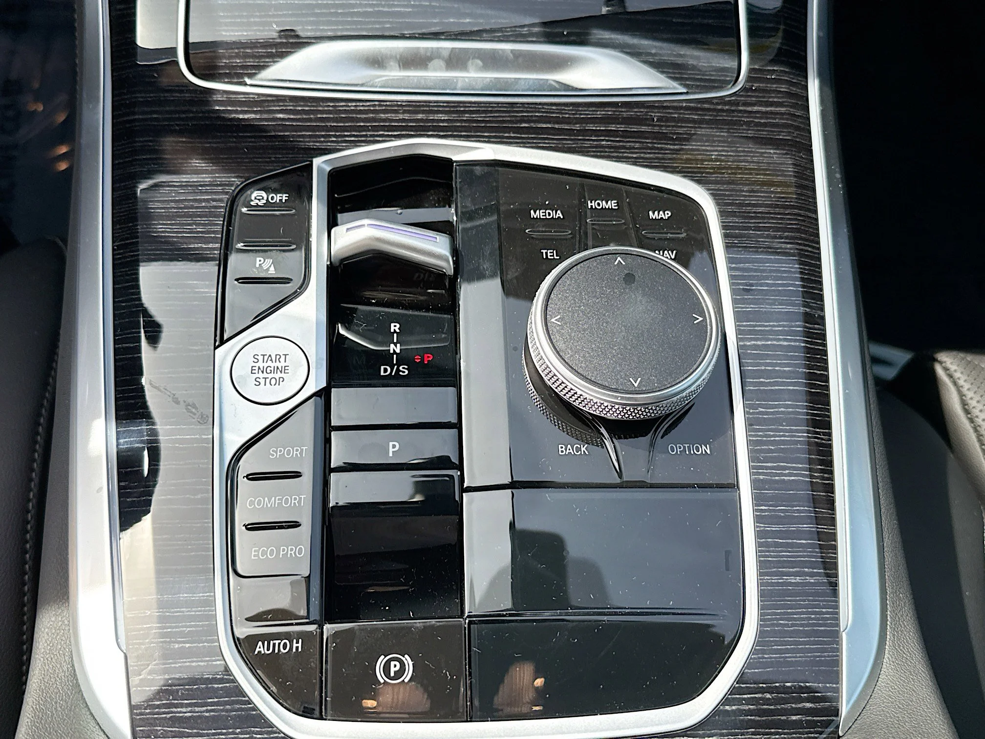 New 2026 Dravit Grey Metallic BMW sDrive40i image 31