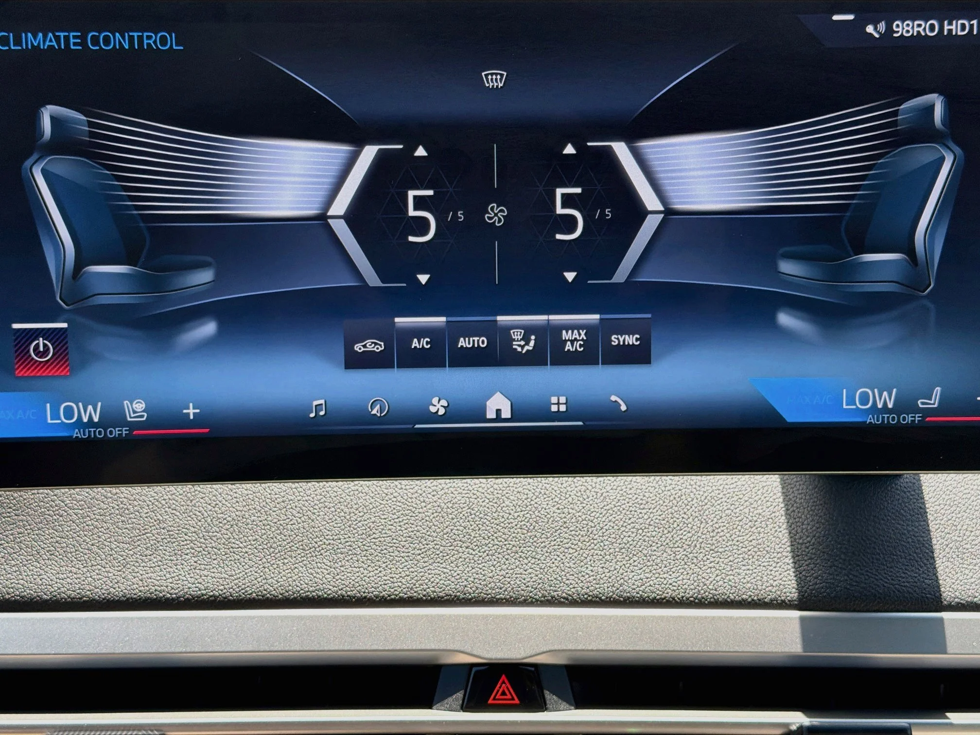 2025 BMW iX M60 - Photo 36