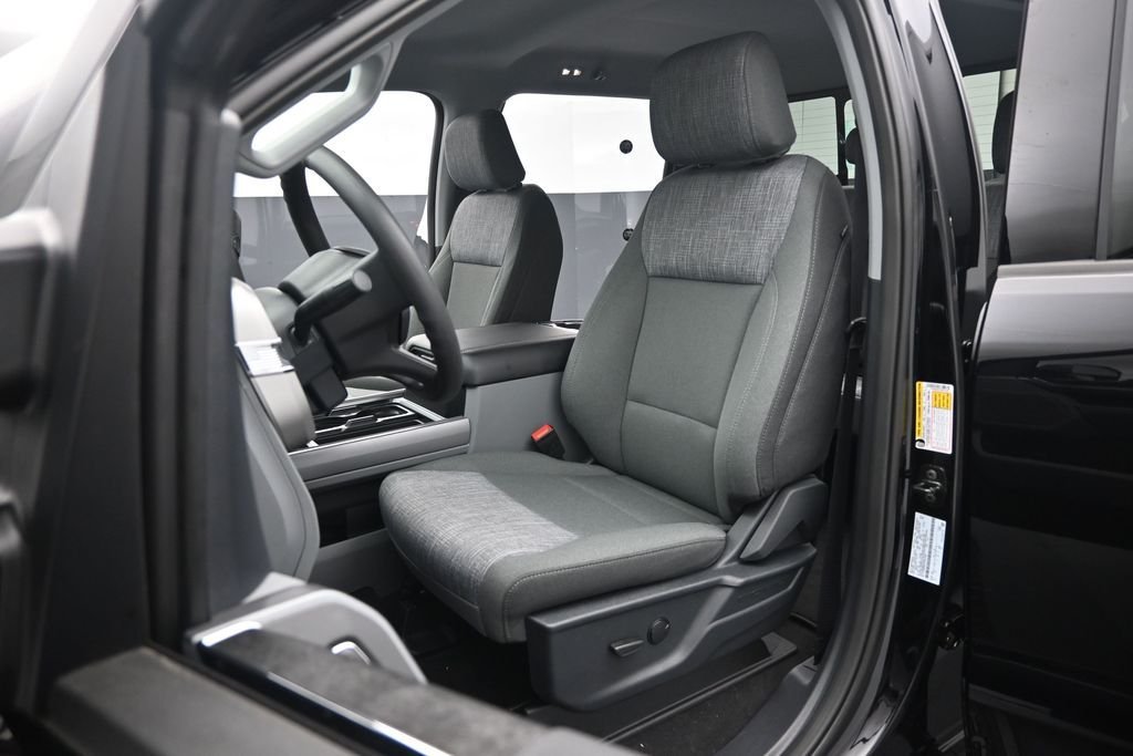 New 2026 Agate Black Metallic Ford XLT image 8
