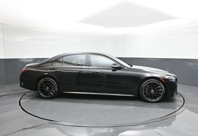 Used 2025 Black Mercedes-Benz S 580 image 26