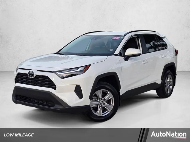 2025 Toyota RAV4 XLE