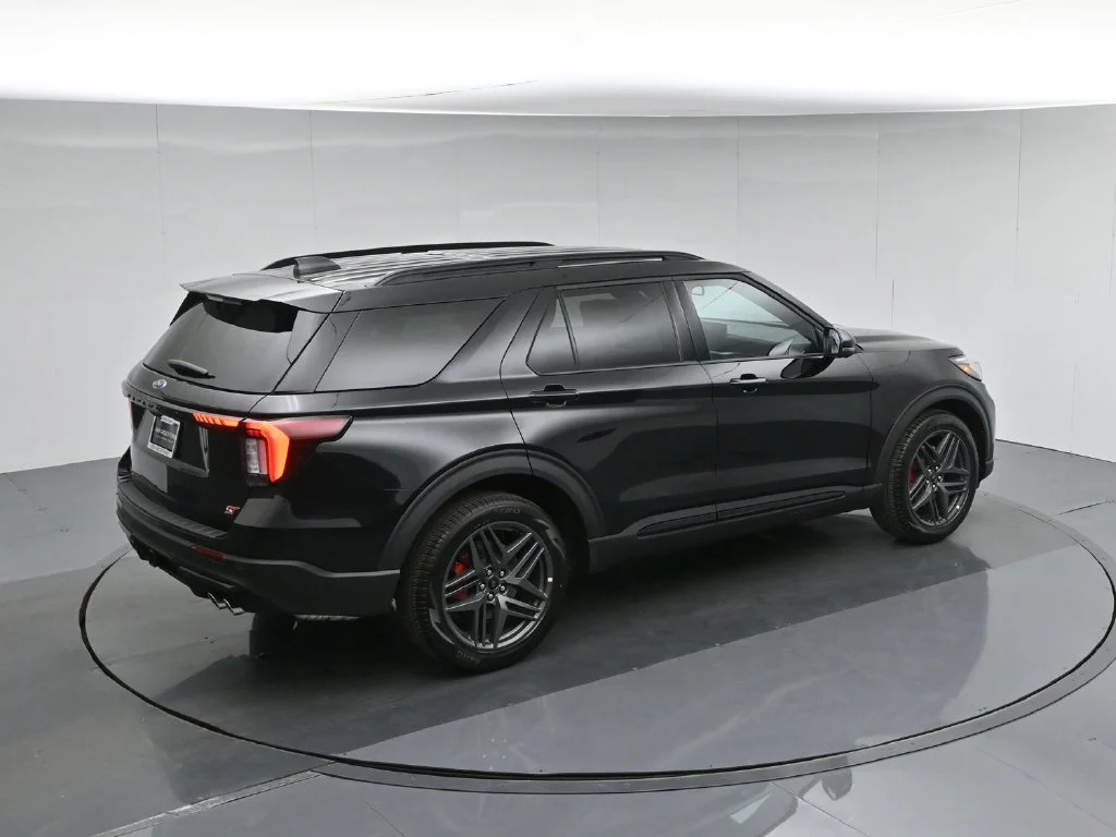 New 2026 Agate Black Metallic Ford ST image 41