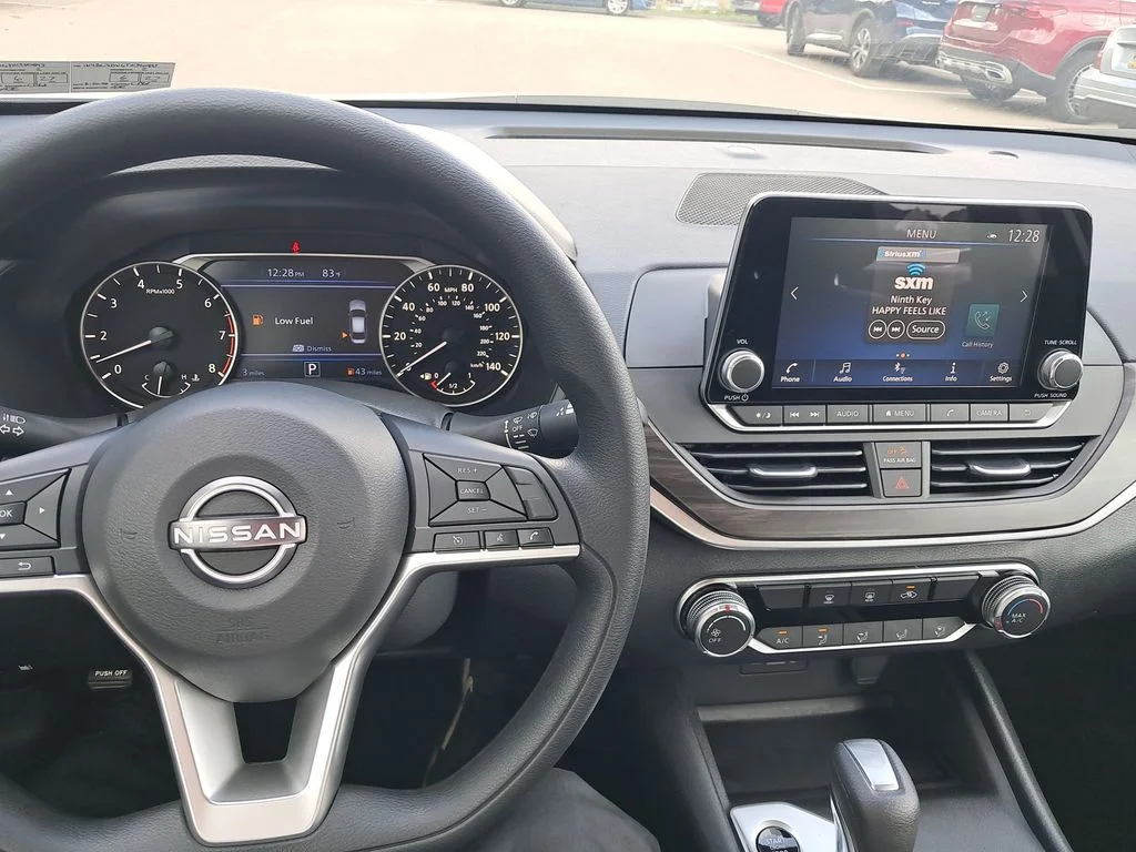 New 2026 White Nissan 2.5 SV image 13