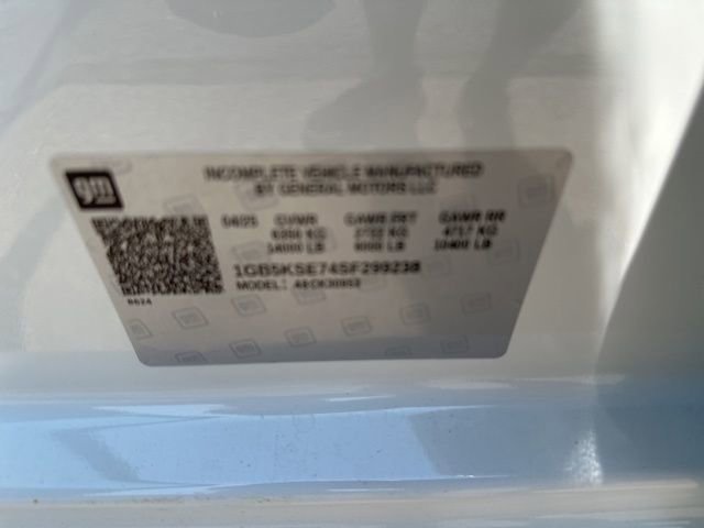 New 2025 Summit White Chevrolet WT DRW image 17