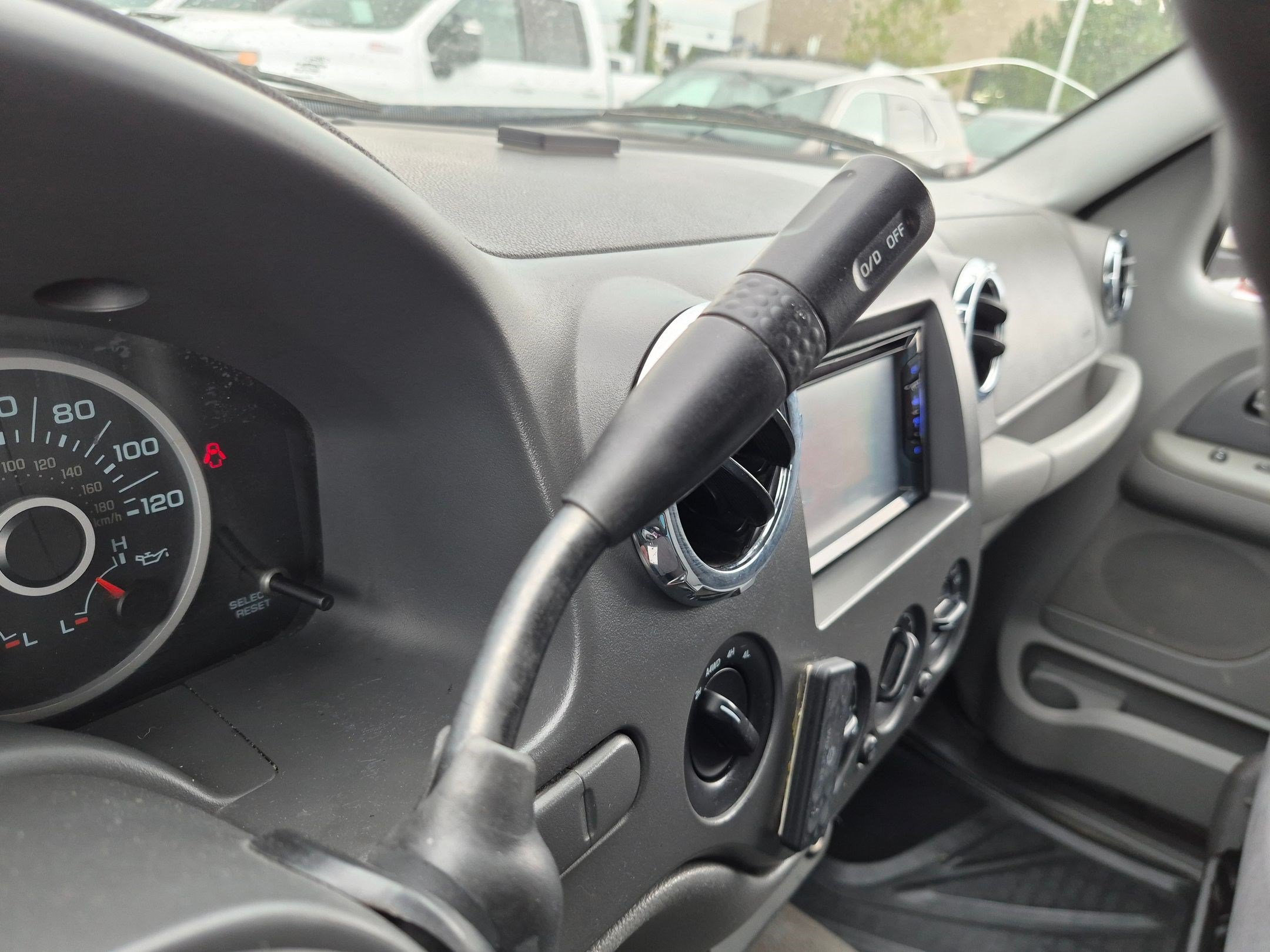 Used 2006 White Ford XLS image 23